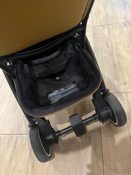 Predám kočík Joolz Aer s opierkou na nohy a skejtíkom - 4
