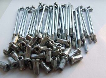 Špice kolo dráty pneu i-40 3.75-19 střed kola Ural Dněpr M72 - 4