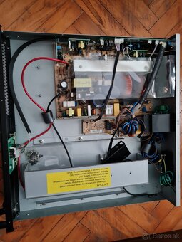 Predám UPS - 2x menšie a 1x veľká (bez batérií) - 4