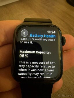 Apple Watch SE 2 (2024) – 44 mm, čierne - 4