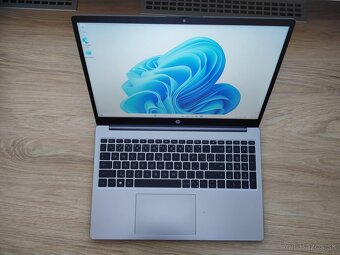HP 250 G10 15.6 FHD N100 4GB/128GB,W11,,zaruka,obal - 4