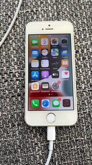 iPhone SE (2016) - 4