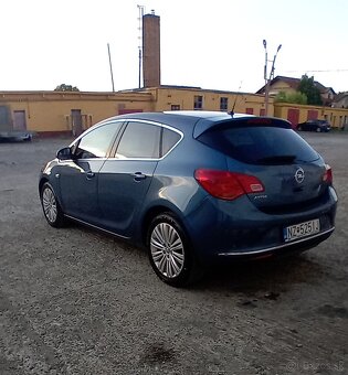 PREDÁM OPEL ASTRA J 1.4 TURBO 88 kw - 4