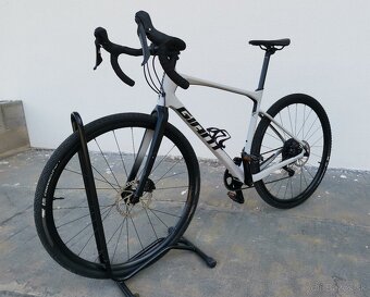 Giant Revolt Advanced 1 - 4