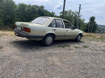 Opel rekord 2.0s - 4