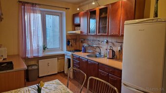 Zariadený 2-izbový byt blízko centra Levíc - 4