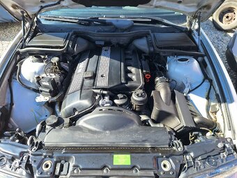 BMW 525i Touring 141kw Manuál - 4