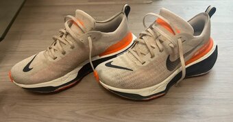 NIKE Invincible Run 3 - 4