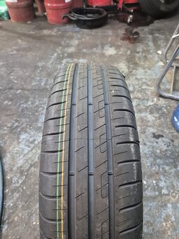 Goodyear 185/65/R15 - 4