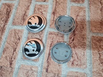 Stredové krytky - pukličky kolies ŠKODA / VRS - 4