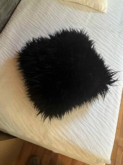 Vankúš z ovčej kožušiny - 4