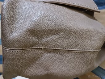 Väčšia kabelka - 4