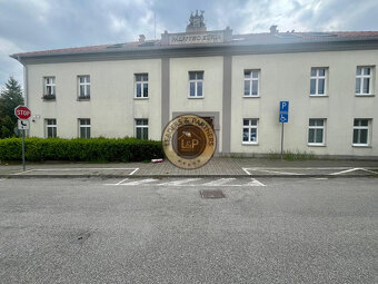 Prenájom 3 i byt Pálffyho kúria ul.Alstrová, gar. parkovanie - 4
