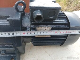 Priama prevodovka s elektromotorom 0,37kW - 4