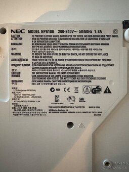 Predám projektor NEC NP610G - 4