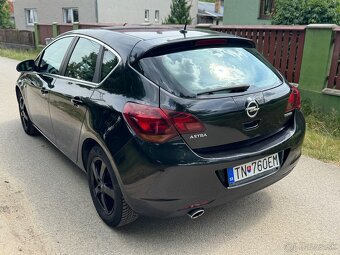 Opel Astra J 1.4T 2010 123000km kupované na SR - 4