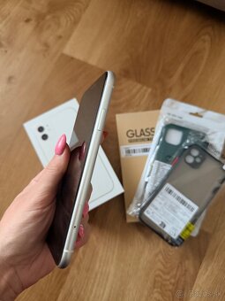 Predám iPhone 11 - 4