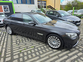 BMW 750i xDrive - 4