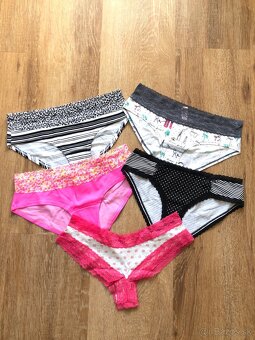 Victoria´s Secret nohavičky M - 4
