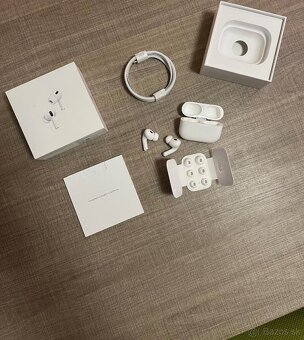 Apple AirPods pro 2 usbc s MagSafom - 4