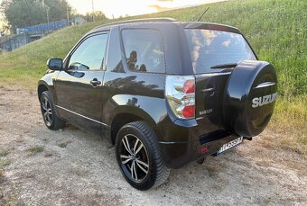 Suzuki Grand Vitara 2.4 - 4