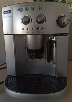Kávovar DeLonghi MAGNIFICA ESAM4200 - 4