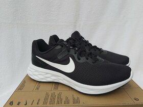 Pánské běžecké boty Nike Revolution 6 NN, vel. 45 - 4