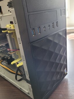 Menší herný počítač i5 9400f , rx 570 , 16gb ddr4 , 1tb SSD - 4