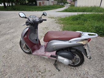 Skúter Honda 125i - 4