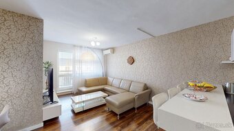 Jedinečný trojizbový byt s dvoma balkónmi v centre Malaciek- - 4
