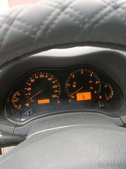 Predám Toyotu Avensis r.v 2008 - 4