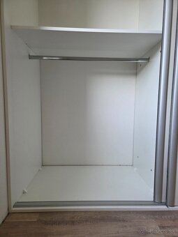 Vstavaná skriňa 300x250x70 - 4