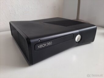 Xbox 360 slim - 4