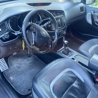 Kia Ceed - 4