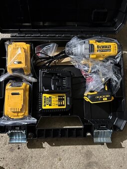 Rázový uťahovák DeWalt - 4