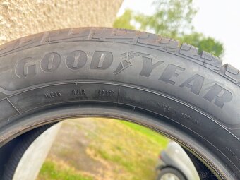 Zimné pneu Goodyear UltraGrip 235/60R18 - 4