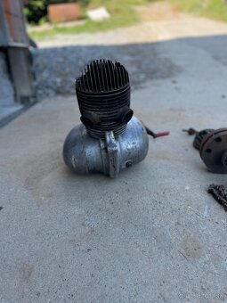 Motor jawa 250 - 4
