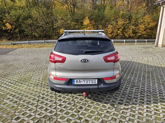 KIA Sportage 2.0 CRDi VGT 4WD 2012 - 4