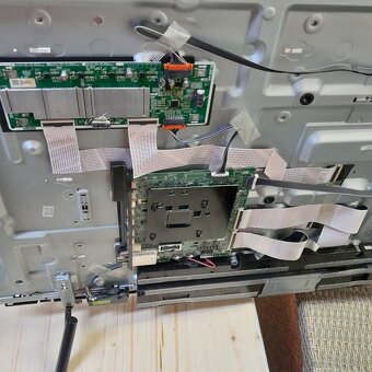 Predám  QE55Q70RAT  (  oprava náhradné diely ) - 4