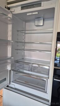 Whirlpool 70cm 400l vstavana kombinovana chladnicka - 4