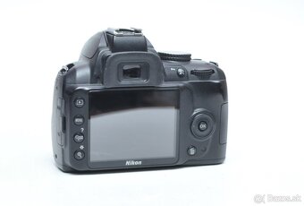 Nikon D3000 + TTL blesk meikei 430 - 4