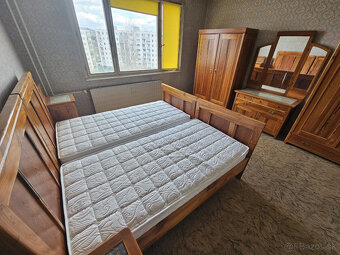 Predam starozitne nabytky postele + stoliky - 4