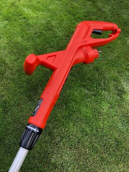 Strunova kosacka Black&Decker Hl - 4