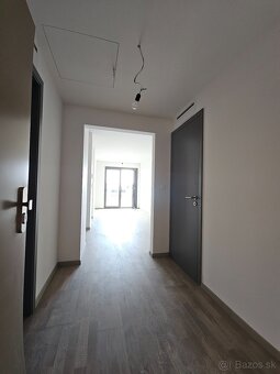 NOVOSTAVBA NA PREDAJ 1,5 IZBOVÝ BYT S PARKOVANÍM BRATISLAVA - 4