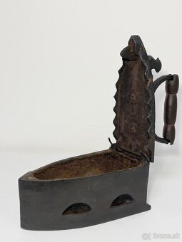 Liatinová žehlička a klopadlo - 4