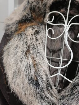 Dámsky kabát z umelej kožušiny a brúsenej kože – Tmavohnedý - 4