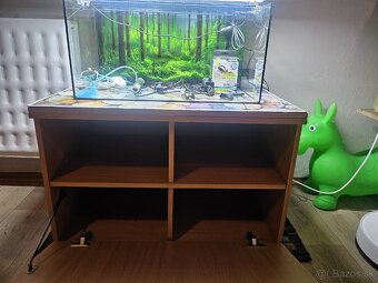 Akvarium zo stolíkom - 4