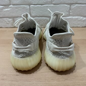 YEEZY | 350 V2 Bone | 43 1/3 - 4