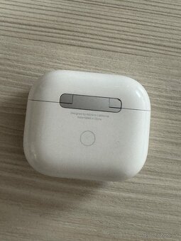 Apple AirPods (3. generácia) s MagSafe nabíjacím puzdrom - 4