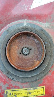 Spodok kosačky motor jikov závod Vodňany - 4
